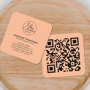 Beruflicher Peach Generic Company Logo QR Code Quadratische Visitenkarte
