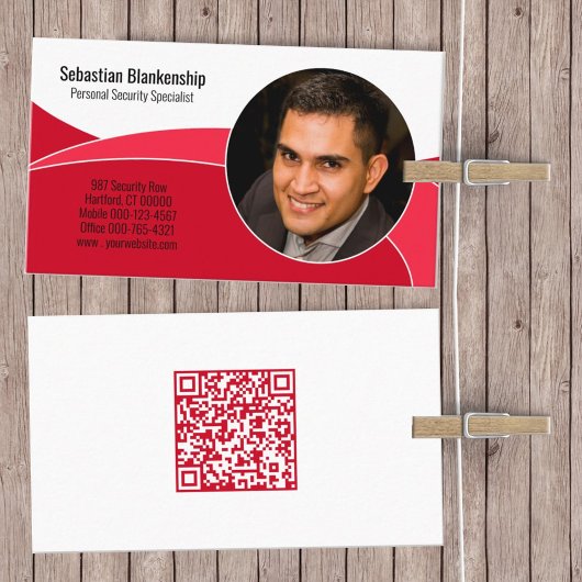 Beruflicher QR-Code für die Red Security Visitenkarte