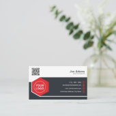 Beruflicher QR-Code für Red Corporate Scannable Visitenkarte (Stehend Vorderseite)
