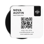 Beruflicher QR-Code-Minimal-Design mit Logo Quadratische Visitenkarte