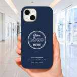 Berufliches Branding Minimalistisches Navy Blue Lo Case-Mate iPhone 14 Hülle<br><div class="desc">Berufliches Branding Minimalistisches Navy Blue Logo Werben Sie Ihre Marke auf subtile,  aber wirkungsvolle Weise mit einem minimalistischen Logo-Handy-Gehäuse. Passt verschiedene iPhone Modelle an (Modelle in Variationen angeben). Benutzerdefiniertes Logo fügt eine berufliche Touch hinzu!</div>
