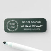 Berufliches Firmenlogo Mitarbeiter Mitarbeiter Namensschild (Beispiel)