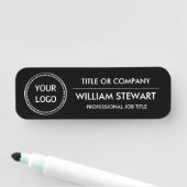 Berufliches Firmenlogo Mitarbeiter Mitarbeiter Namensschild (Beispiel)