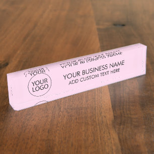 Berufliches Firmenlogo und Textfirma rosa Namensplakette
