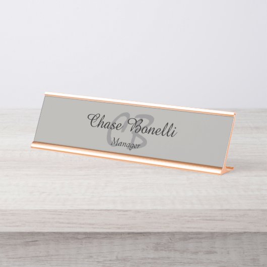Berufliches Grau Monogramm Schreibtischnamensplakette (Vorderseite )
