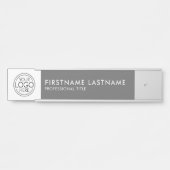 Berufliches, modernes grauweißes Logo, Name, Titel Türschild (Vorderseite )