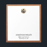 Berufliches Notepad Notizblock<br><div class="desc">Verbessern Sie Ihr berufliches Image mit unserem markenrechtlich geschützten Notizblock. Dieses elegante Notizblock besticht durch ein goldfarbenes Metallemblem in gebürstetem Gold, das Eleganz und Stil ausstrahlt. Die unteren Drittel zeigen Ihren Namen, Firmennamen und Titel in einem sauberen und beruflichen serifenlosen Schriftart. Der weiße Hintergrund kontrastiert wunderbar mit dem einfarbigen Texturrahmen...</div>