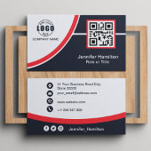 Berufliches Rot, um den QR-Code Ihres Logos hinzuz Visitenkarte