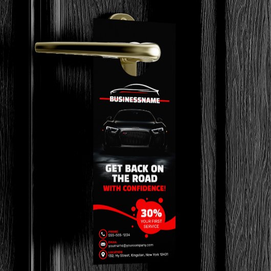 Berufliches rotes und schwarzes Kraftfahrzeug im D Türanhänger