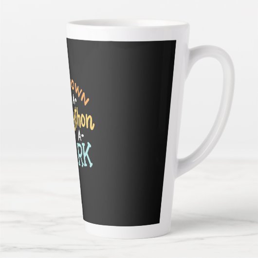 Beruhigen Sie sich auf eine kleine Python Milchtasse (Rechts)