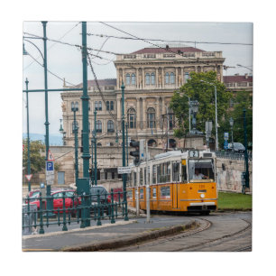 Berühmte Straßenbahn zwei in Budapest, Ungarn Fliese