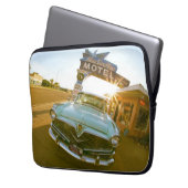 Berühmtes Blue Swallow Motel an der Route 66 Laptopschutzhülle (Vorderseite Links)