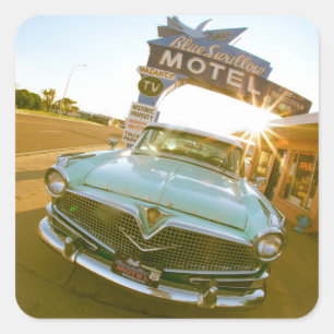 Berühmtes Blue Swallow Motel an der Route 66 Quadratischer Aufkleber