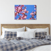 Berühren von blauen japanischen Kirschblüten Leinwanddruck (Insitu (Schlafzimmer))