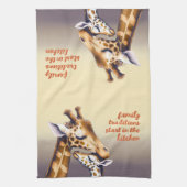 Berührungsmoment zwischen Mutter Giraffe und Kalb Geschirrtuch (Vertikal)