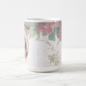 Beschädigte Rote Rosen, die auf Papier geschrieben Kaffeetasse (Mittel)