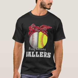 beschäftigt Ballers Softball Baseball Mom T-Shirt