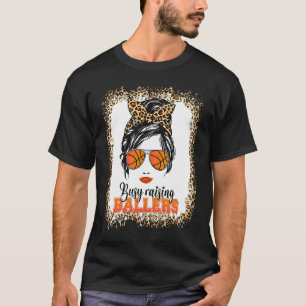 Beschäftigt mit der Erziehung von Ballern Basketba T-Shirt