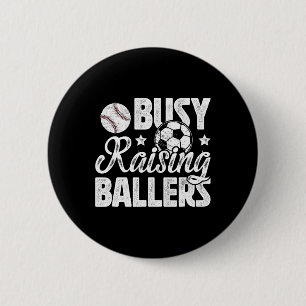 Beschäftigt mit der Erziehung von Ballern Fußball Button