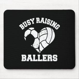 Beschäftigt mit der Erziehung von Llers Fußball-Vo Mousepad