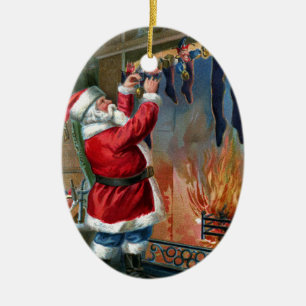 Beschäftigte füllende Strümpfe Weihnachtsmanns Keramikornament