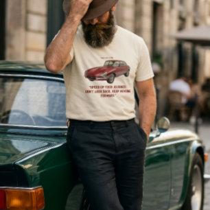 "Beschleunige deine Reise" Vintage-Rot Oldtimer T-Shirt