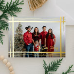 Beschriftungsgeschenk Rahmen für gepacktes Foto Folien Feiertagskarte<br><div class="desc">Dieses elegante, moderne und schlichte Foto-Design bietet handgebürstete Rahmen in Ihrer Auswahl an Gold-, Silber- und Rose-Gold-Folien, die Ihr Foto umrahmen, mit personalisierter, moderner Pinselschrift rechts unten. Ein verblassender Farbverlauf überlagert Ihr Foto, um den Text zu markieren. Auf der Kartenrückseite befindet sich ein handgezeichnetes Schneemuster sowie ein Platz für ein...</div>
