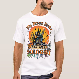 Besen Brach Biologe Halloween Verlassenes Schloss  T-Shirt