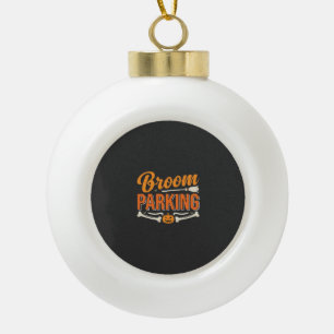 Besenparkplatz Halloween-Vektordesign_1 Keramik Kugel-Ornament