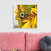Besetzte Biene auf einer Sonnenblume Leinwanddruck (Insitu (Wohnzimmer))