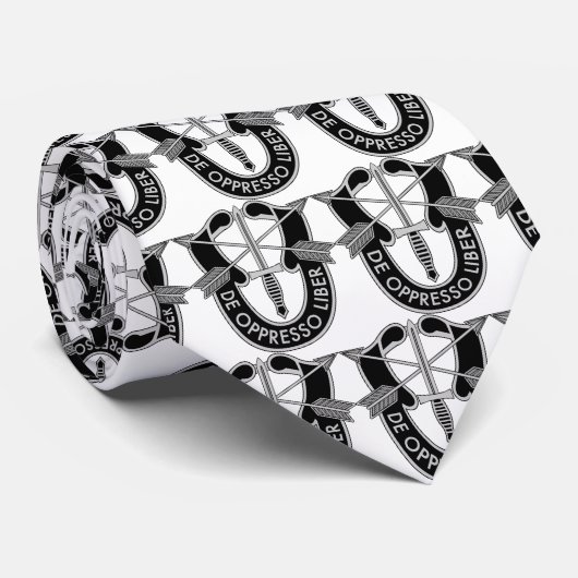 Besondere Kräfte Krawatte (Gerollt)