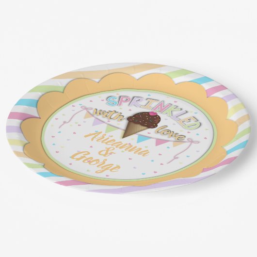 Besprüht mit Liebe-Baby-Duschen-Teller Pappteller (Schrägansicht)