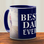 Best Bad Ever Vatertag 2 Foto Collage Blau Tasse<br><div class="desc">Best Bad Ever Vatertag 2 Foto Collage Blue Coffee Tasse. Personalisieren Sie die Tasse mit Ihren Fotos - fügen Sie zwei Fotos in die Vorlagen ein. Moderne, weiße, fette Typografie Bester Vater je - Sie können jeden Teil des Textes ändern, wenn Sie gewollt haben. Schaffen Sie sich ein persönliches Vatertagsgeschenk...</div>
