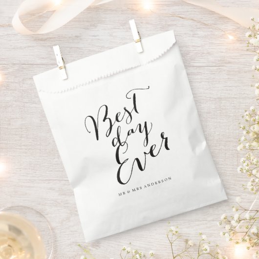 Best Day Ever Script Chic Calligrafy Name Wedding Geschenktütchen (Ausgeschnitten)