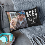 Best Ever Hund Vater | FOTO Lendenkissen<br><div class="desc">Feiern Sie den Vatertag mit einer stilvollen Drehung! Dieses moderne Foto-Streukissen ist das ultimative Geschenk für Hundewelpen für Ihr Pelzbaby. Das Kopfkissen ist mit der herzlichen Botschaft "BEST JEMALS DOG VATER" personalisiert und kann mit Ihrem Lieblingsstipendium Foto werden und mit Ihrem Hundenamen personalisiert werden. Das Kopfkissen ist reversibel und bietet...</div>