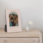 Best Friends BFF Elegant Arch Frame Photo Keepsake Fotoplatte<br><div class="desc">A special, memorable, and beautiful photo gift for the best friends. The design features a single photo layout in a modern arch design with faux rose gold concentric circle frame to display your own special sister photo. "Best Friends" is designed in a stylish and elegant faux rose gold typography. Customize...</div>