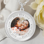 Best Mama Ever Classic Simple Foto Versilberte Kette<br><div class="desc">Dieses einfache und klassische Design besteht aus Serifentypografie und fügt ein benutzerdefiniertes Foto hinzu.</div>