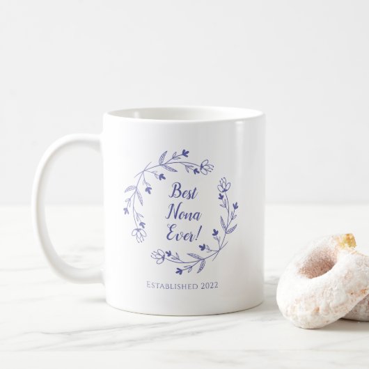 Best Nona jemals Floral Wreath Year Periwinkle Blu Kaffeetasse (Mit Donut)