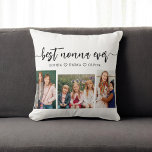 Best Nonna Ever - Grandchildren Kissen<br><div class="desc">Feiern Sie Ihre Nonna mit dem besten Nonna-je-Enkelkinder-Foto Collage-Wurfkissen. Dieser personalisierte Sake präsentiert eine wunderschön arrangierte Collage aus hochgeliebten Fotos, die mit ihren Enkelkindern besondere Momente einfangen. Es ist aus hochwertigen Materialien gefertigt und verleiht jedem Raum eine stilvolle und gefühlvolle Touch, die sich perfekt für die Darstellung auf einem Bett...</div>