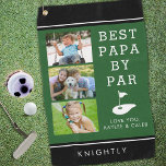 BEST PAPA BY PAR 3 Foto Schwarz Grün Personalisier Golfhandtuch<br><div class="desc">Personalisiertes Foto-Golf-Handtuch mit 3 Bildern für den Golfer Großvater oder Papa genannt PAPA mit dem vorgeschlagenen bearbeitbaren lustigen Golf-Sprichwort BEST PAPA BY PAR (oder ändern Sie Ihren eigenen Text) in einem bearbeitbaren schwarz, grün und weiß Farbschema. Fügen Sie unten einen Namen, ein Monogramm oder eine spezielle Nachricht hinzu. Ein tolles...</div>