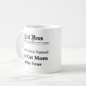 Beste Cat Mama The Year Newspaper Style Tasse (Vorderseite Links)