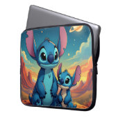 Beste Freunde fürs Leben – Lilo & Stitch Laptopschutzhülle (Vorderseite Links)