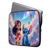 Beste Freunde fürs Leben – Lilo & Stitch Laptopschutzhülle (Vorderseite Links)