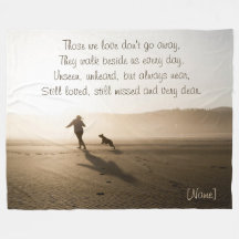 Beste Freunde Mädchen und Hund auf Strand