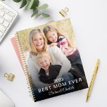 Beste Mama je Personalisierter Foto Planer<br><div class="desc">Helfen Sie Mama,  mit diesem personalisierten Foto-Planer das neue Jahr zu starten. Fügen Sie Ihr eigenes Foto hinzu und bearbeiten Sie alle Texte,  um Ihre eigene,  benutzerdefinierte Nachricht zu erstellen.</div>