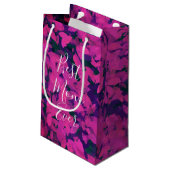 Beste Mama je rosa Blumengarten Handgemalt Kleine Geschenktüte (Rückseite Schrägansicht)