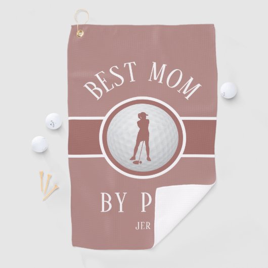 Beste Mama nach Par Golf Quote Monogram Pink Blush Golfhandtuch (Insitu)