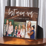 Beste Mutter je - Muttertagswoodfoto-Collage Fotoplatte<br><div class="desc">Feiern Sie Ihre Mutter mit der "Best Mum Ever" Mother's Day Foto Collage Plaque. Diese personalisierte Plakette besticht durch eine wunderschön gestaltete Collage aus gepflegten Fotos, in der besondere Momente und Erinnerungen eingefangen werden. Die herzliche Nachricht "Beste Mama je" fügt eine liebevolle Touch hinzu. Es ist aus hochwertigen Materialien mit...</div>