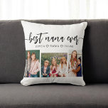 Beste NaNa Ever - Enkel Foto Collage Kissen<br><div class="desc">Feiern Sie Ihr NaNa mit dem besten NaNa Ever Grandchildren Foto Collage Throw Kissen. Dieser personalisierte Sake besticht durch eine wunderschön arrangierte Collage aus hochgeliebten Fotos, die bei ihren Enkelkindern besondere Momente einfangen. Es ist aus hochwertigen Materialien gefertigt und verleiht jedem Raum eine stilvolle und gefühlvolle Touch, die sich perfekt...</div>