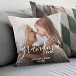 Beste Oma je Personalisiertes Foto Kissen<br><div class="desc">Geschenke der besten Oma je ein benutzerdefiniertes Kissen werfen. Erstellen Sie Ihr eigenes personalisiertes Kissen inklusive Foto und Nachricht.</div>